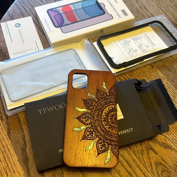 YFWOOD IPhone 11 case wooden lotus flower inlay & HD new eye screen protector - Picture 2 of 9